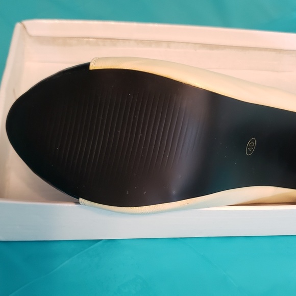 Ladies Pumps - Picture 3 of 4